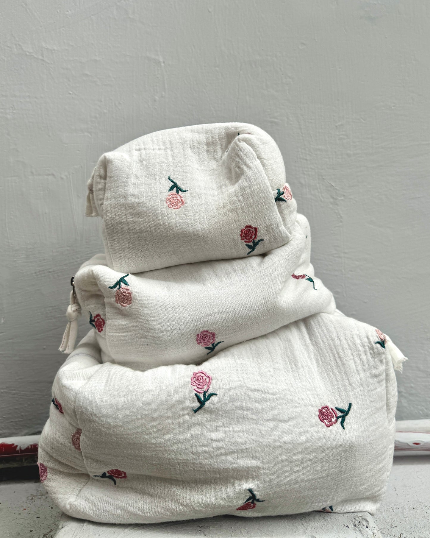 ROSETTE POUCH SET