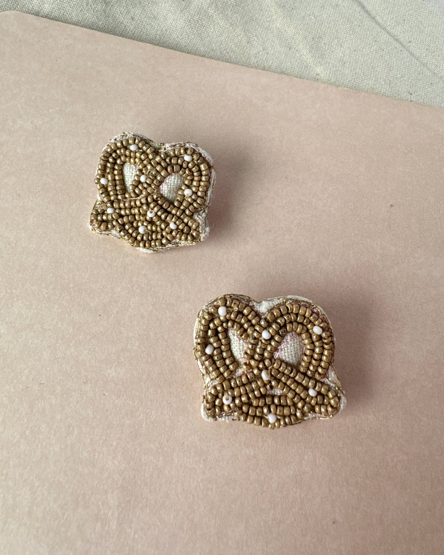 PRETZEL STUD EARRINGS