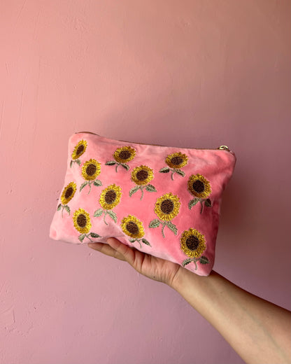 SUNFLOWER ESSENTIALS POUCH PURSE IN PEACH