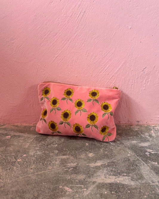 SUNFLOWER ESSENTIALS POUCH PURSE IN PEACH