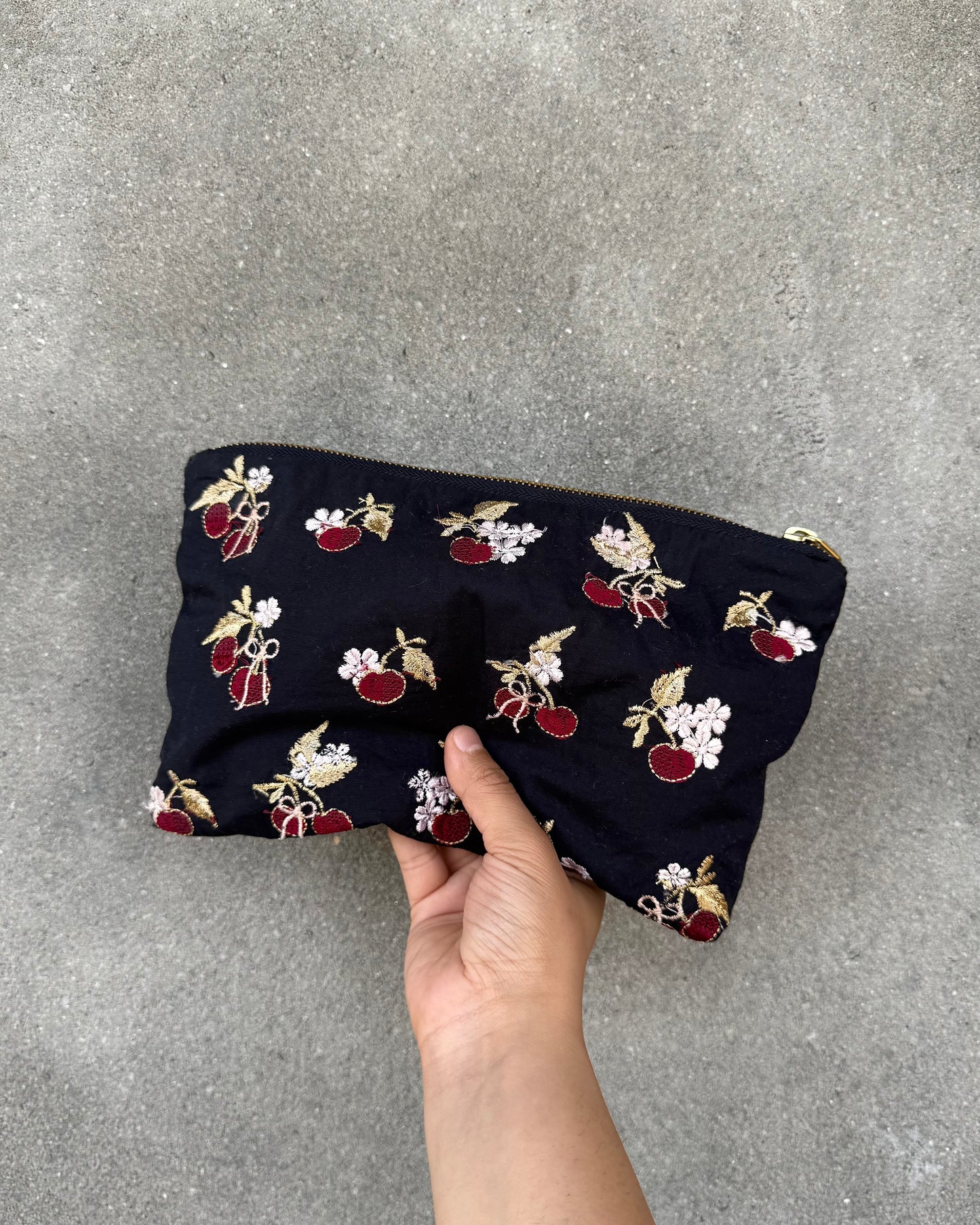 CHERRY BLOSSOM ESSENTIALS POUCH PURSE IN BLACK
