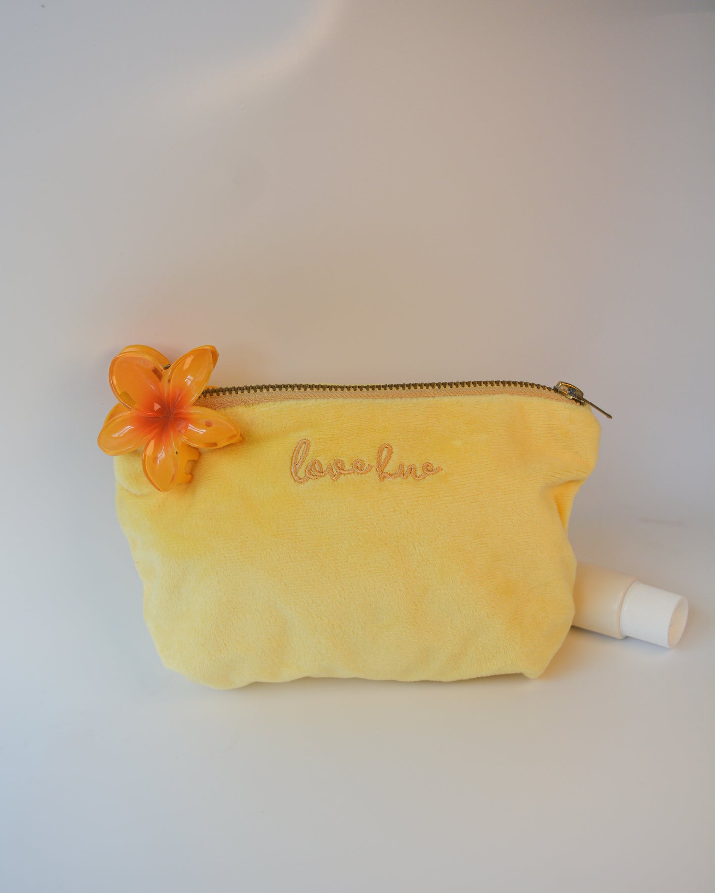 ON THE SHORE MIDSIZED POUCH PURSE