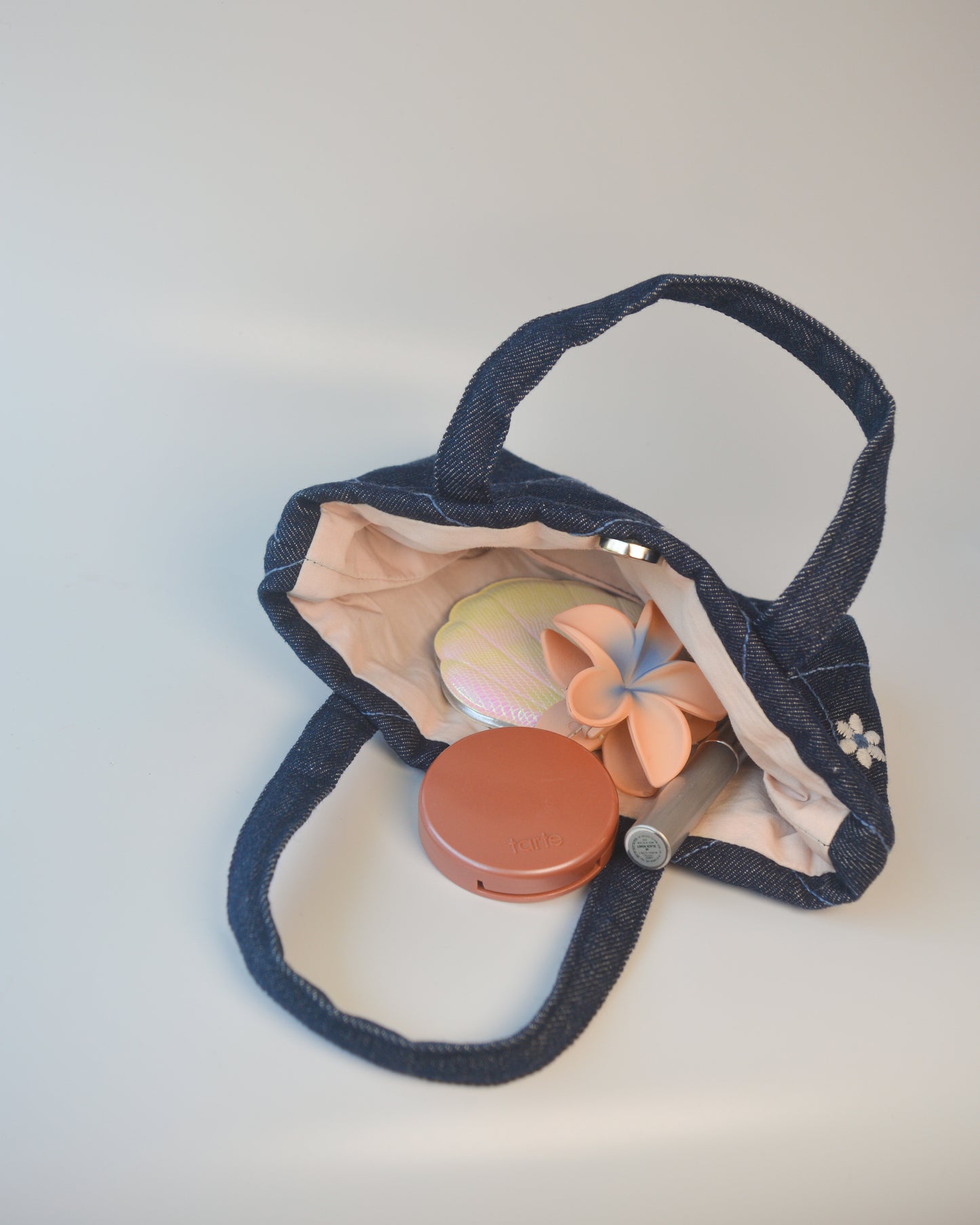 PUFFY DAISY DENIM MINI BAG