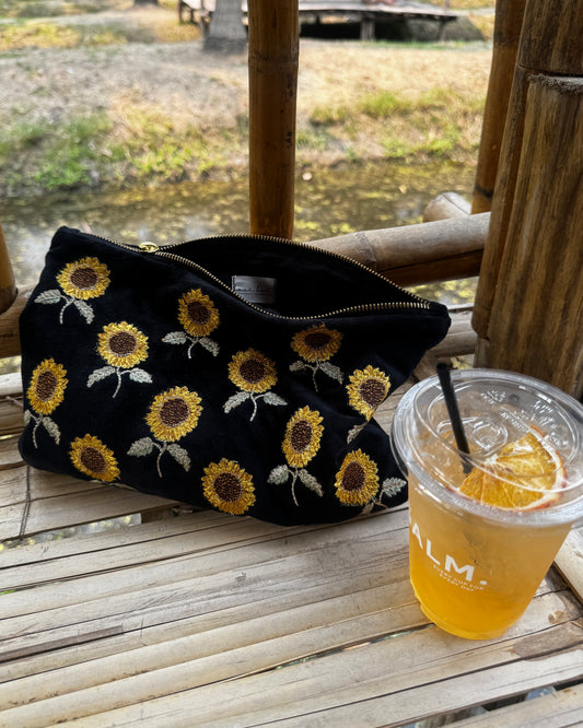 SUNFLOWER ESSENTIALS POUCH PURSE IN BLACK
