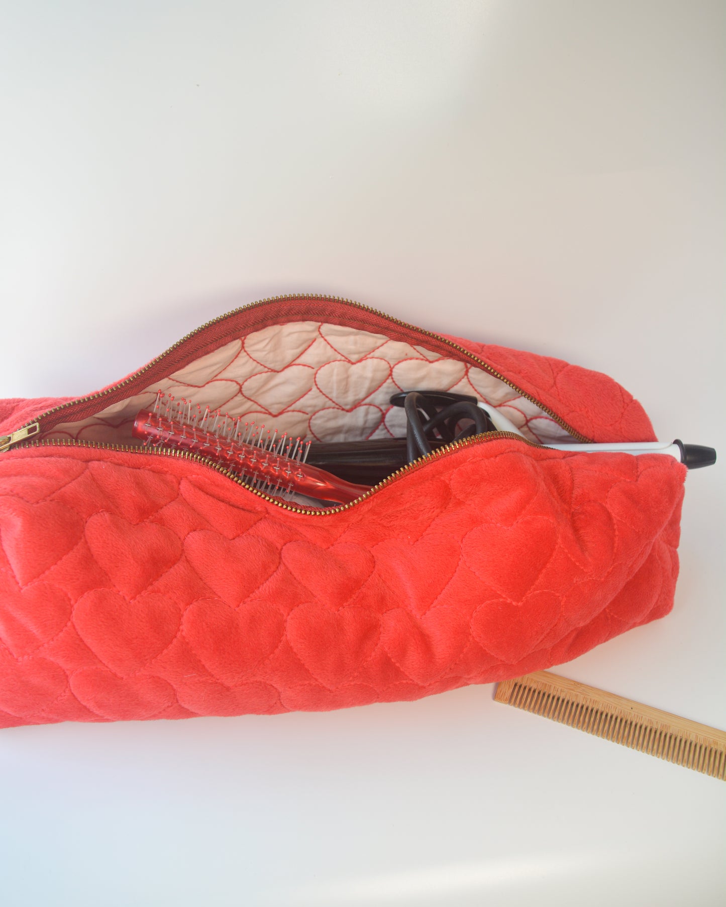 HEARTS QUILTED LONG SECTIONS POUCH