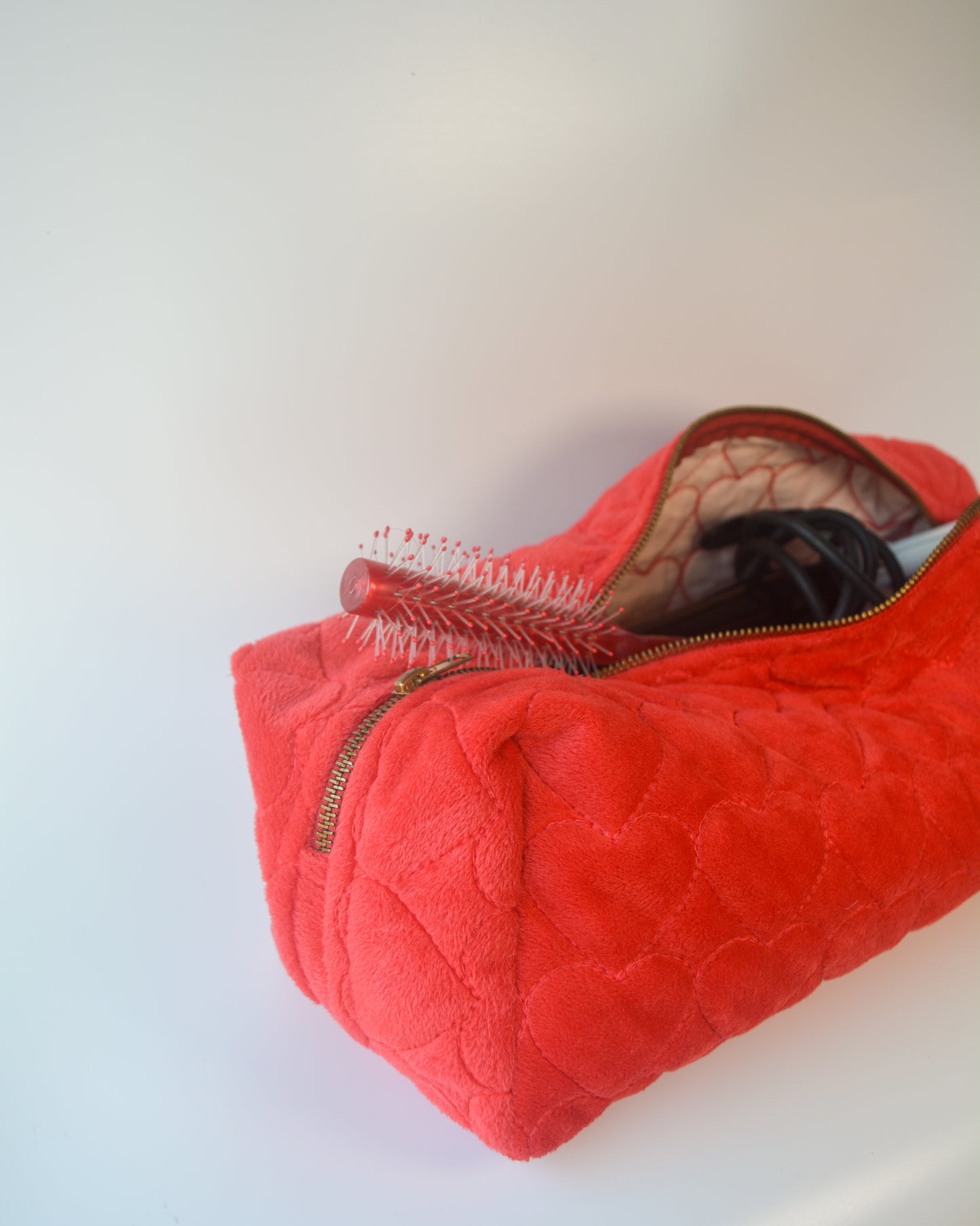 HEARTS QUILTED LONG SECTIONS POUCH