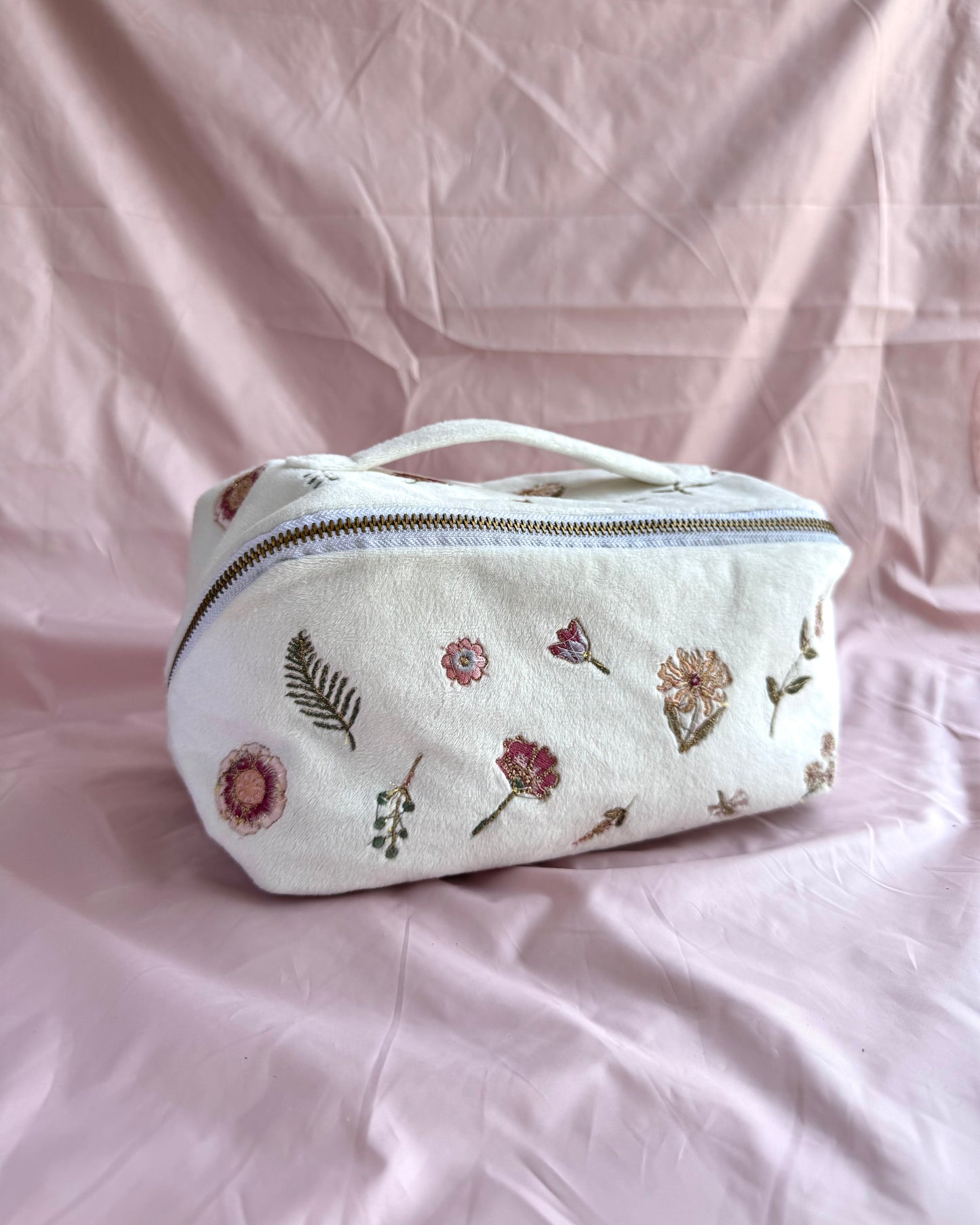 Flat-lay Floral Imprints Makeup Bag In White