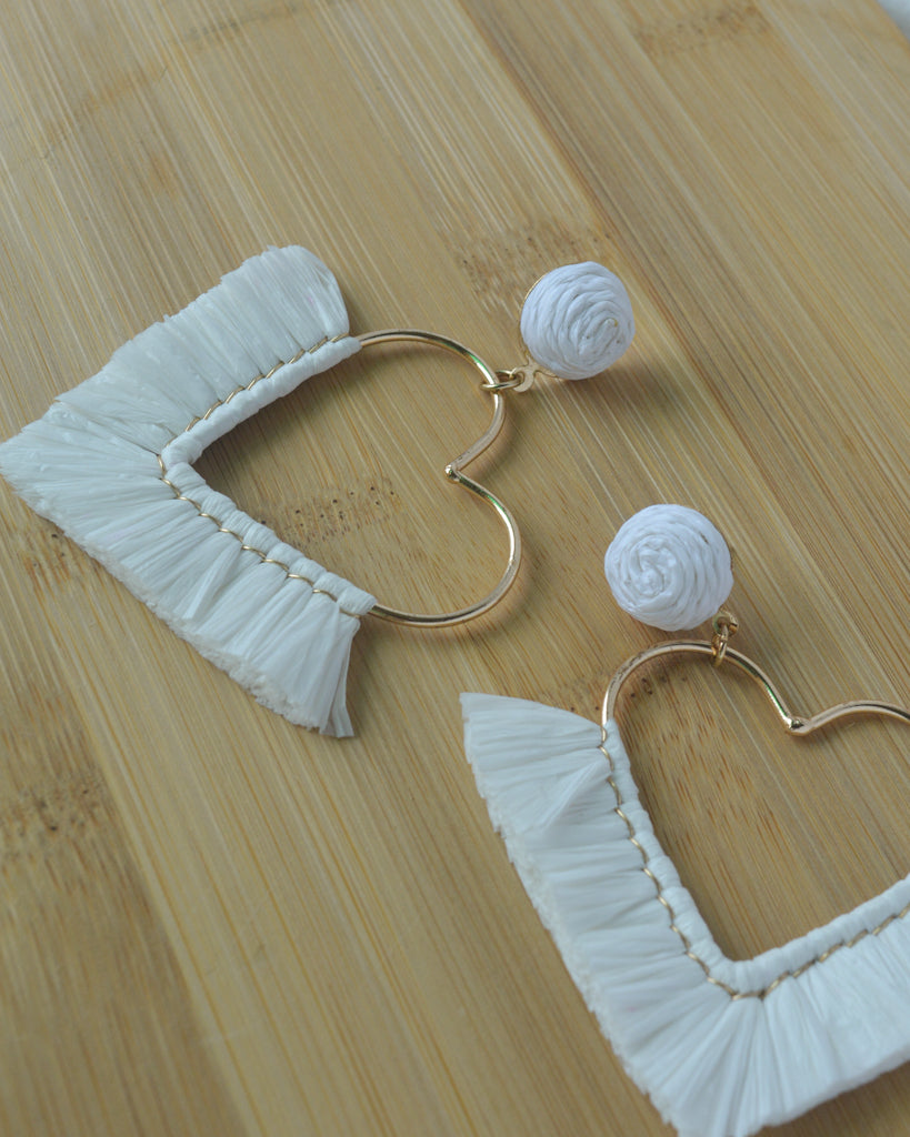 RAFFIA HEART EARRINGS